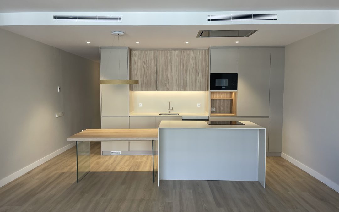 Abrir la cocina al salón en un piso antiguo: qué debes tener en cuenta